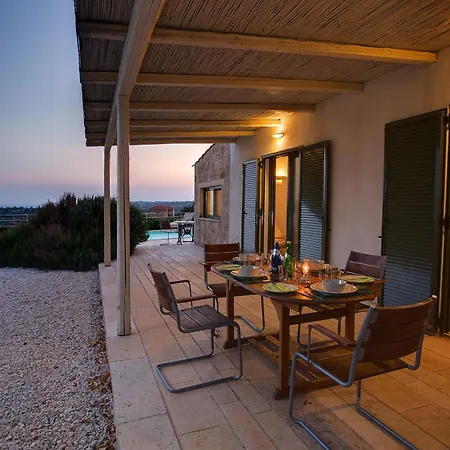 Mataki Ideales Villa